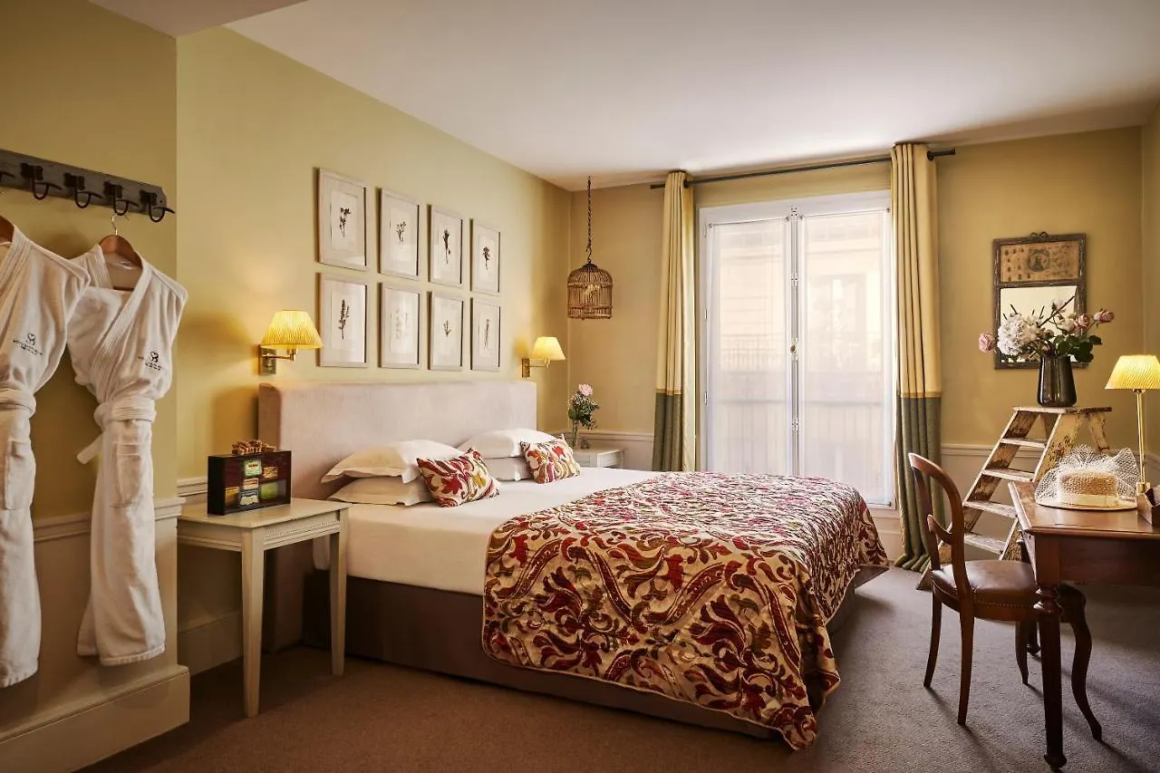 Hotel Sainte-beuve 4*